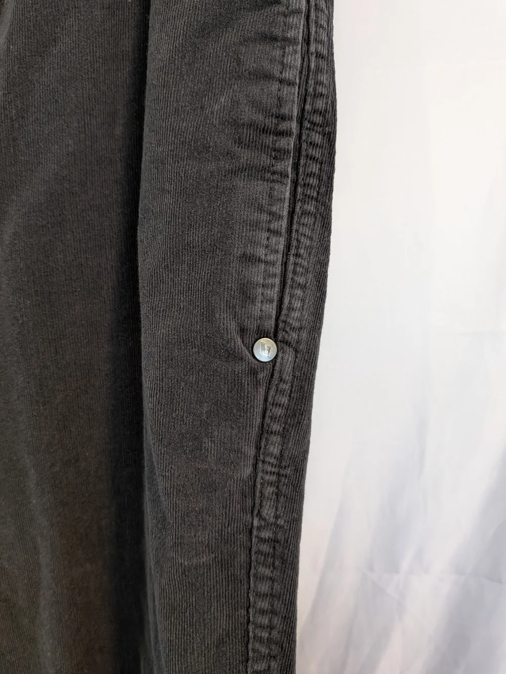 Vuori Men's Optimist Corduroy Pants in charcoal gray Size XXL - Picture 3 of 6
